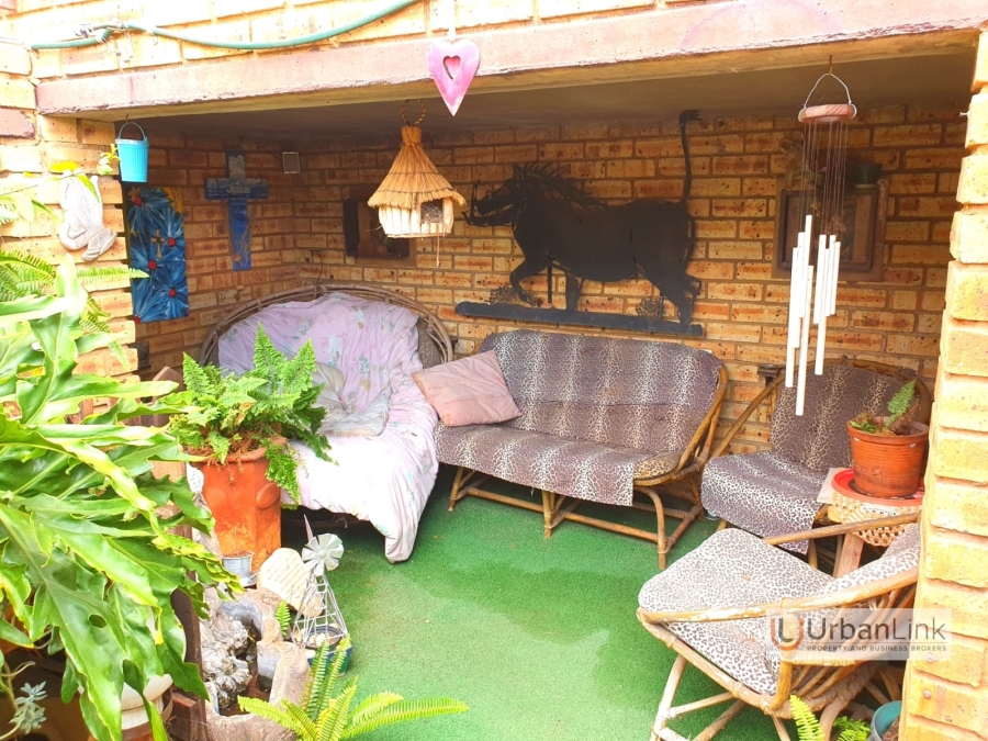 3 Bedroom Property for Sale in Safari Gardens North West